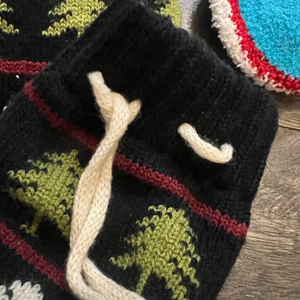 2 Pairs of Women's Socks‎ NEW